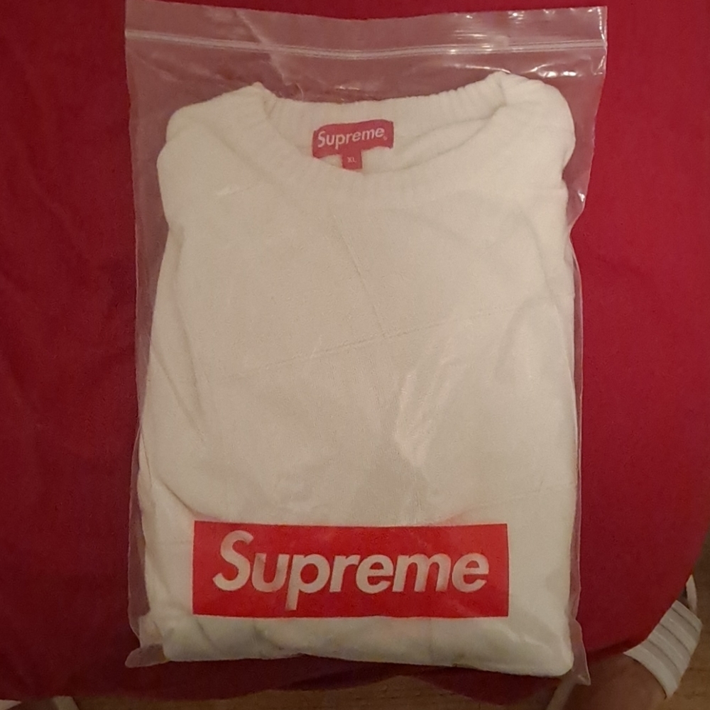 XL Supreme sweater